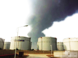 南島晚報數字報 青島輸油管道爆燃事故致35人遇難，輸油安全警鐘再鳴